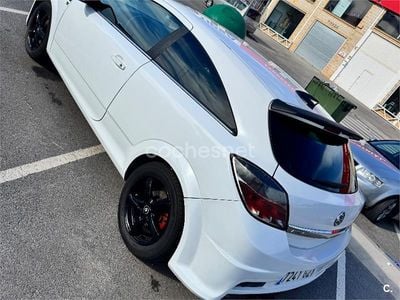 Usado Opel Astra GTC Sport 110 CV (80 kW) 2010 Blanco Berlina
