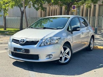 Gris / plata Usado 2010 Toyota Auris Active Berlina | 8500 € (Un poco caro)