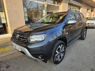 Usado Dacia Duster Prestige 115 CV (84 kW) 2022 Gris / plata SUV