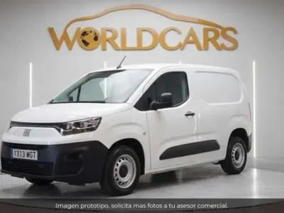 Usado Fiat Doblò 102 CV (75 kW) 2023 Blanco Monovolumen