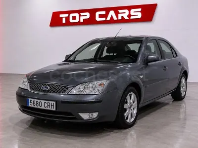 Usado Ford Mondeo Ghia 130 CV (95 kW) 2004 Gris / plata Berlina
