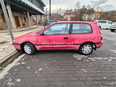 Usado Nissan Sunny 102 CV (75 kW) 1994 Rojo Berlina