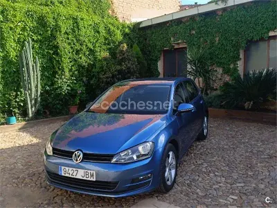 Używany VW Golf VII Advance 105 KM (77 kW) 2014 Niebieski Sedan/Limuzyna
