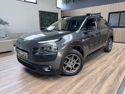 Usado Citroën C4 Cactus Shine 100 CV (73 kW) 2015 Gris / plata Utilitario