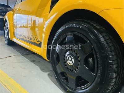 Usado VW New Beetle 115 CV (84 kW) 2001 Naranja Utilitario