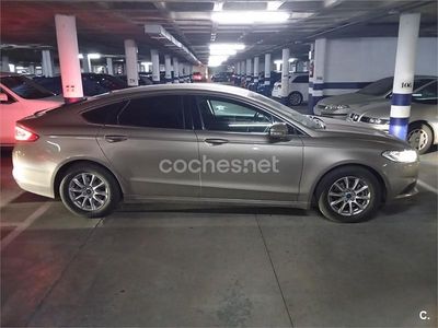 Usado Ford Mondeo Trend 150 CV (110 kW) 2019 Beige Berlina