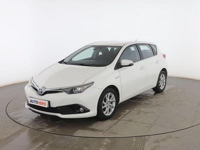 Usado Toyota Auris Hybrid Active 136 CV (100 kW) 2017 Blanco Berlina