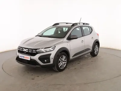 Usado Dacia Sandero Expression 91 CV (66 kW) 2023 Gris Berlina