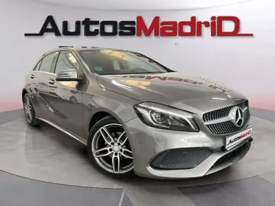 Usado Mercedes A180 110 CV (80 kW) 2017 Gris Utilitario