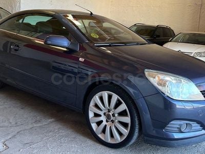 Usado Opel Astra Cabriolet Cosmo 150 HP (110 kW) 2007 Cinzento Cabrios