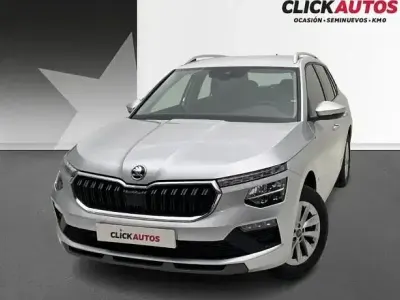 Usado Skoda Kamiq Selection 115 CV (84 kW) 2025 Rojo SUV