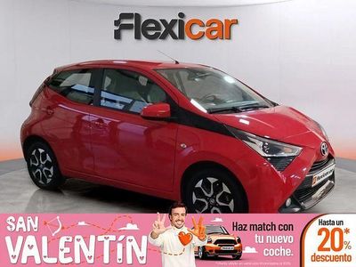 Usado Toyota Aygo X-play 72 CV (52 kW) 2019 Rojo Utilitario