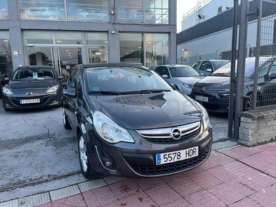 Usado Opel Corsa Essentia 85 CV (62 kW) 2011 Gris / plata Utilitario