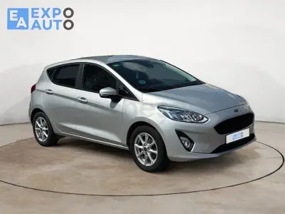 Usado Ford Fiesta Trend 85 CV (62 kW) 2018 Gris / plata Utilitario