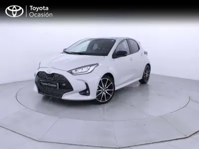 Usado Toyota Yaris Sport 116 CV (85 kW) 2024 Gris Utilitario