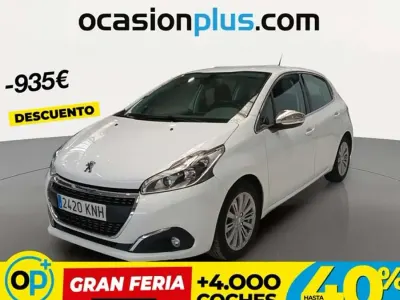 Usado Peugeot 208 Allure 110 CV (80 kW) 2018 Blanco Utilitario