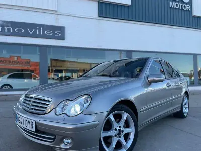 Usado Mercedes C200 Sport Edition 122 CV (89 kW) 2007 Beige Berlina
