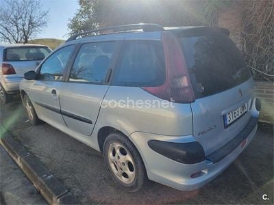 Usado Peugeot 206 70 CV (51 kW) 2006 Gris / plata Familiar