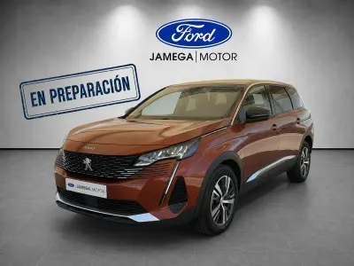 Usado Peugeot 5008 Allure 130 CV (95 kW) 2022 Naranja SUV