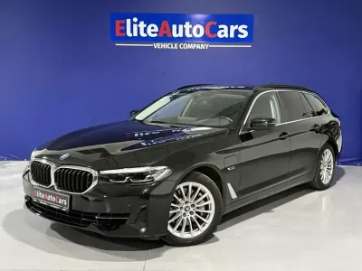Usado BMW 530e Comfort Edition 292 CV (214 kW) 2022 Negro Familiar