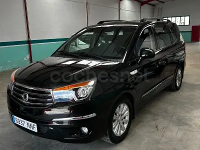 Usado SsangYong Rodius 155 CV (114 kW) 2014 Negro Monovolumen