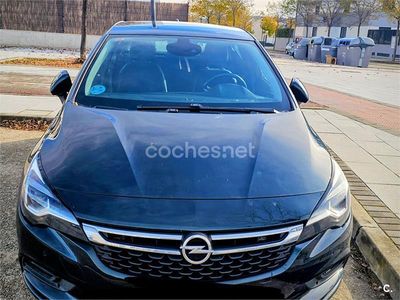 Verde Usado 2017 Opel Astra Excellence Berlina | 8500 € (Buen precio)