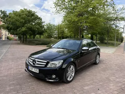 Käytetty Mercedes C320 Avantgarde 224 HP (164 kW) 2007 Musta Sedan