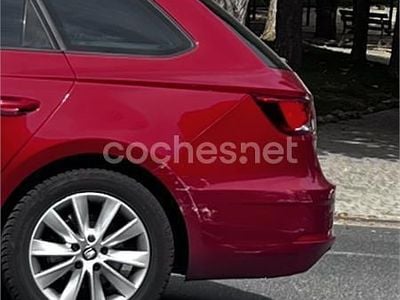 Usado Seat Leon ST Style 130 CV (95 kW) 2020 Rojo Familiar