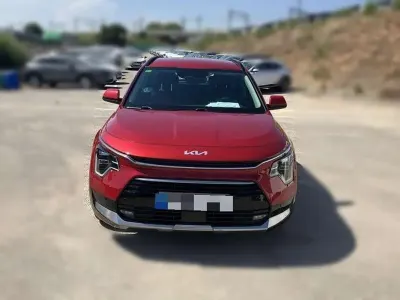 Usado Kia Niro 105 CV (77 kW) 2022 Rojo SUV