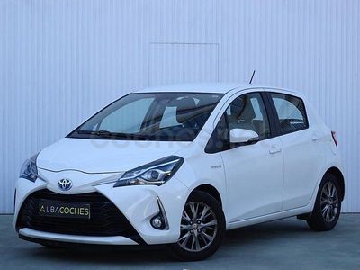 Usado Toyota Yaris Hybrid Active 100 CV (73 kW) 2018 Blanco Berlina