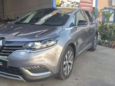 Usado Renault Espace Zen 160 CV (117 kW) 2015 Gris Monovolumen