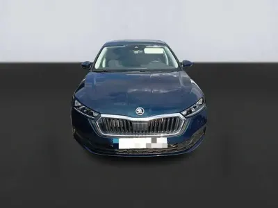 Usado Skoda Octavia Ambition 116 CV (85 kW) 2021 Azul Berlina