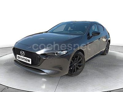 Gris / plata Usado 2023 Mazda 3 Exclusive-Line Berlina | 26.200 € (Precio justo)