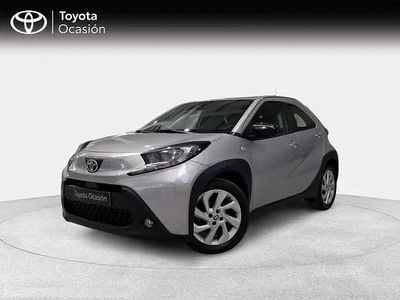 Usado Toyota Aygo X Play 72 CV (52 kW) 2024 Gris / plata SUV