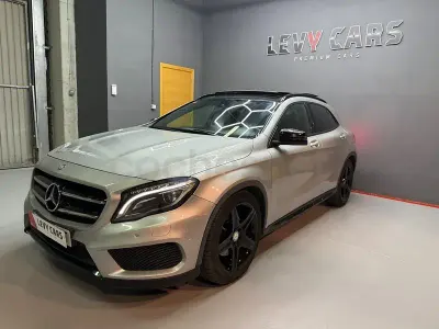 Usado Mercedes GLA220 AMG line 177 CV (130 kW) 2016 Gris / plata SUV