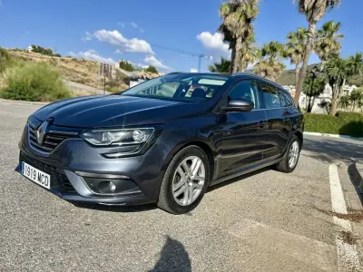 Usado Renault Mégane GrandTour Bose Edition 110 CV (80 kW) 2017 Gris Familiar