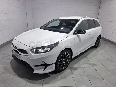 Usado Kia Ceed Style 100 CV (73 kW) 2025 Blanco Utilitario