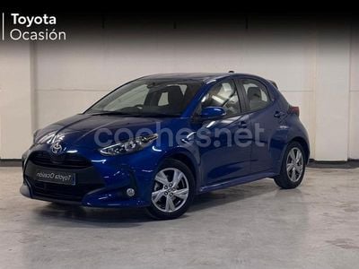 Usado Toyota Yaris Hybrid Active 116 CV (85 kW) 2024 Azul Berlina