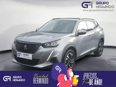 Usado Peugeot 2008 Allure 130 CV (95 kW) 2022 Gris SUV