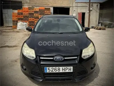 Usado Ford Focus Trend 125 CV (91 kW) 2013 Negro Berlina