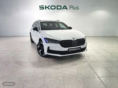 Usado Skoda Superb SportLine 194 CV (142 kW) 2025 Blanco Familiar