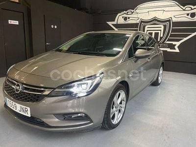 Gris / plata Usado 2016 Opel Astra Excellence Berlina | 13.990 € (Caro)