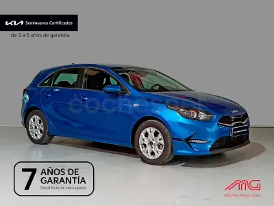 Usado Kia Ceed 120 CV (88 kW) 2022 Azul Utilitario
