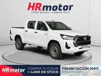 Usado Toyota HiLux 150 CV (110 kW) 2023 Blanco Pickup/Camioneta