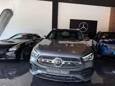 Usado Mercedes GLA200 150 HP (110 kW) 2022 Cinzento SUV