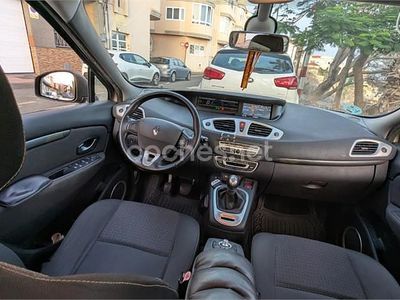 Usado Renault Grand Scénic III Dynamique 130 CV (95 kW) 2010 Beige Monovolumen