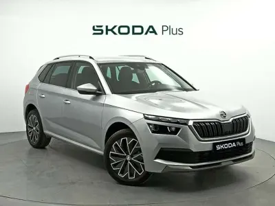 Usado Skoda Kamiq Ambition 110 CV (80 kW) 2021 Gris SUV