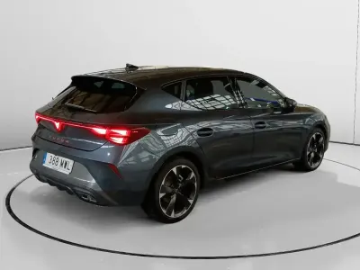 Käytetty Cupra Leon 150 HP (110 kW) 2024 Sininen Sedan