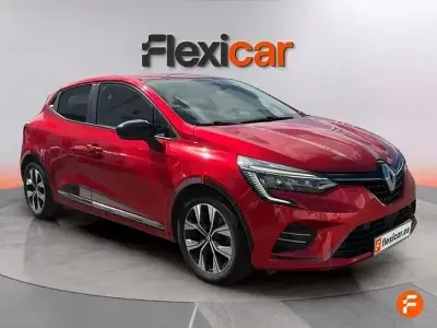 Usado Renault Clio SE 65 CV (47 kW) 2023 Rojo Utilitario