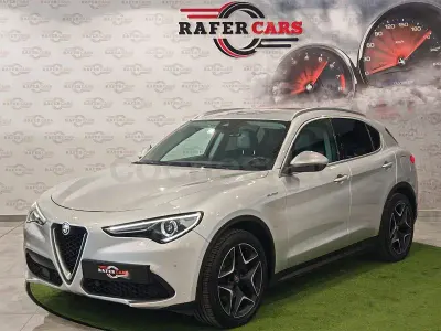 Usado Alfa Romeo Stelvio Super 160 CV (117 kW) 2020 Gris / plata SUV